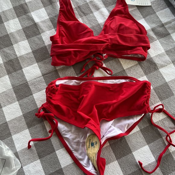 Twist Front Ruched Bottom Solid Color Bikini Set - Picture 3 of 6